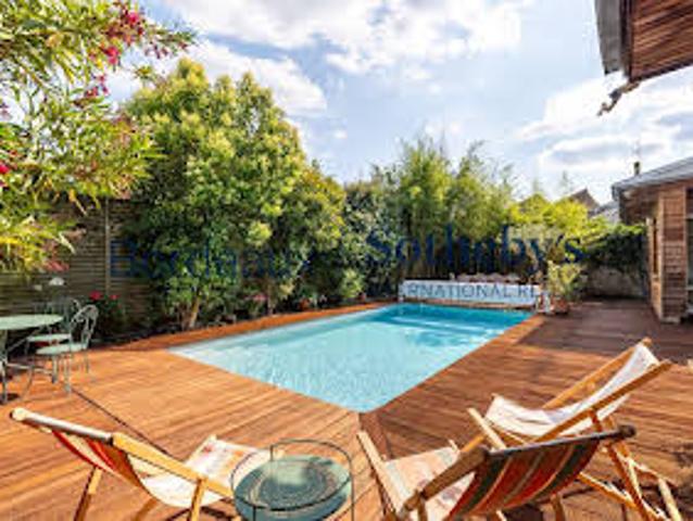 Maison avec Piscine et Jardin