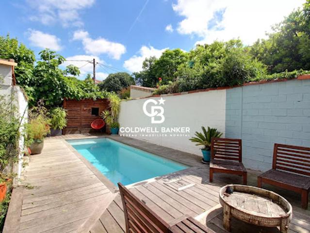 Maison avec piscine et jardin