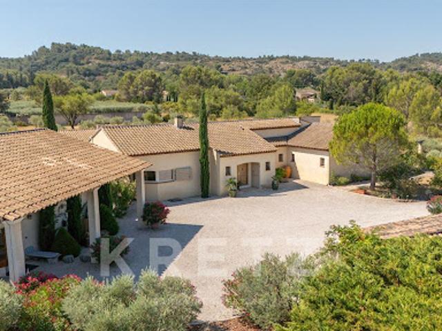 Maison avec piscine et jardin