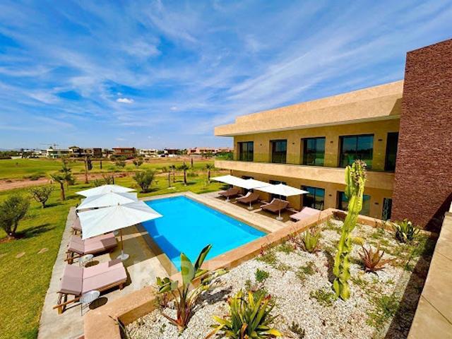 Maison avec piscine et jardin