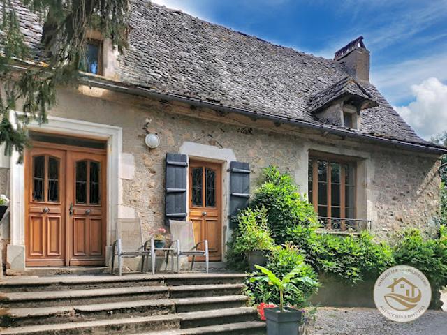 Maison avec piscine et jardin