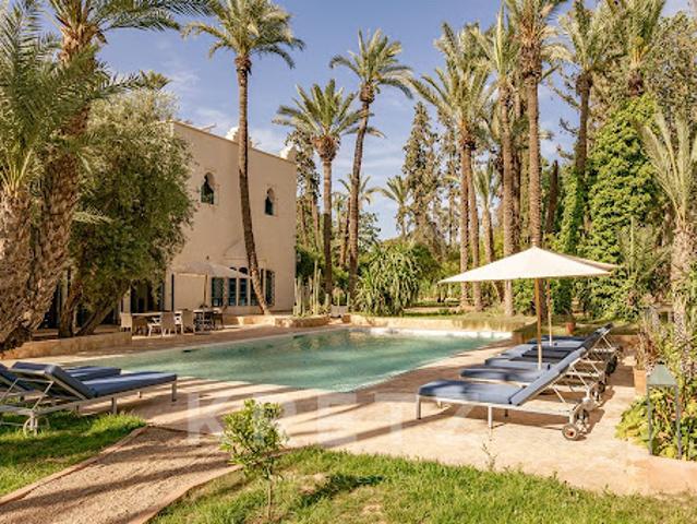 Maison avec piscine et jardin