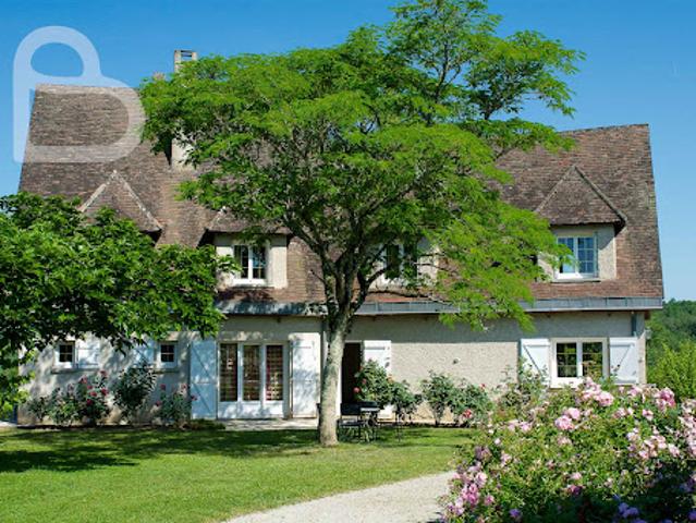 Maison avec piscine et jardin