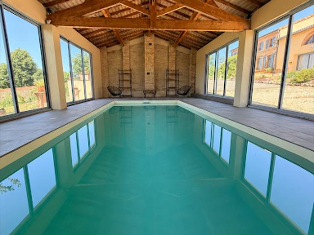 Maison avec piscine et jardin