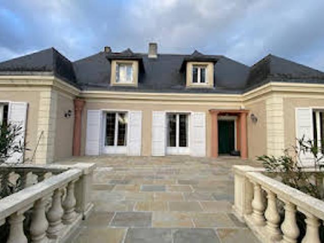 Maison avec Piscine et Jardin