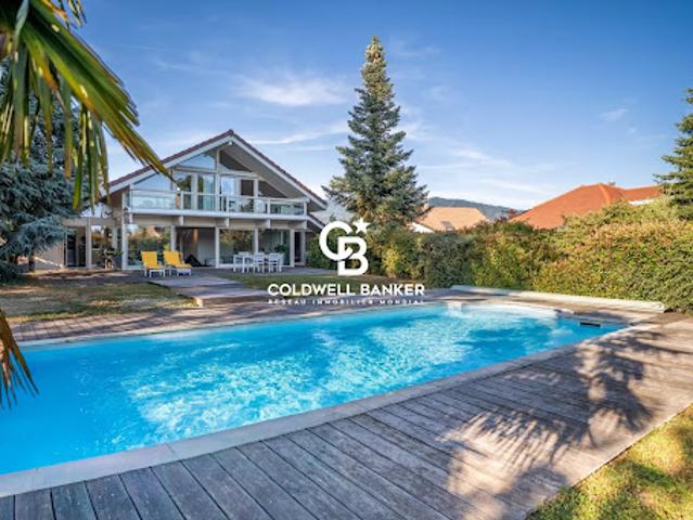 Maison avec piscine et jardin