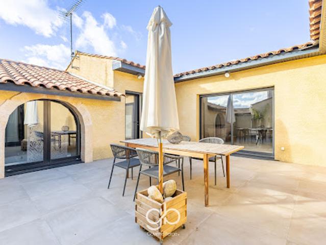 Maison avec piscine et jardin