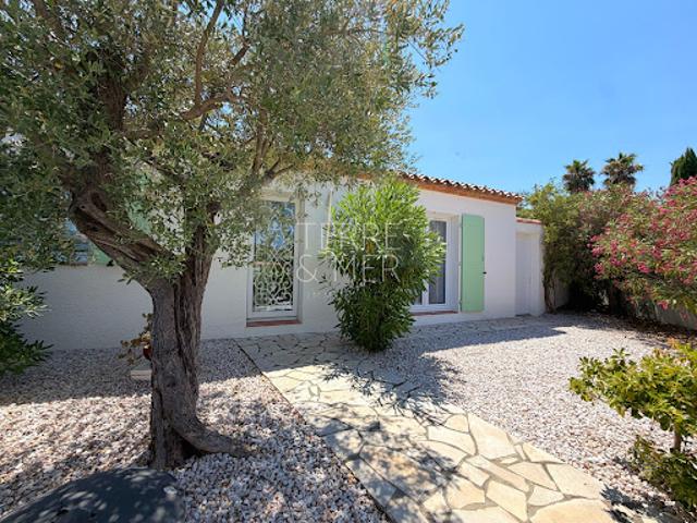 Maison avec piscine et jardin