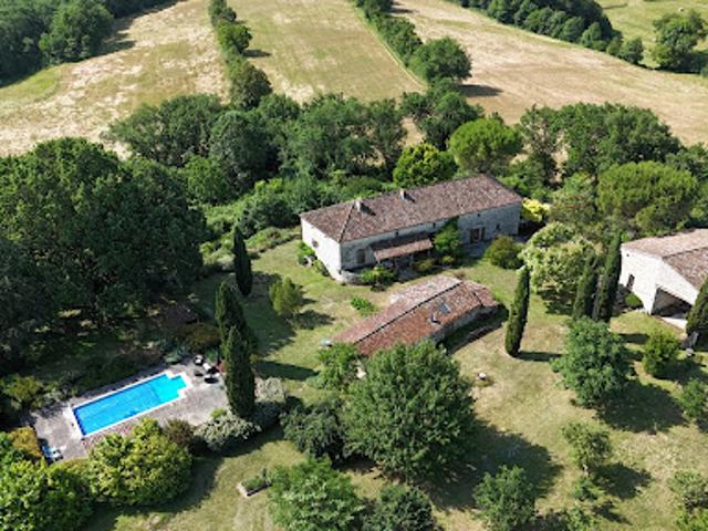 Maison avec piscine et jardin