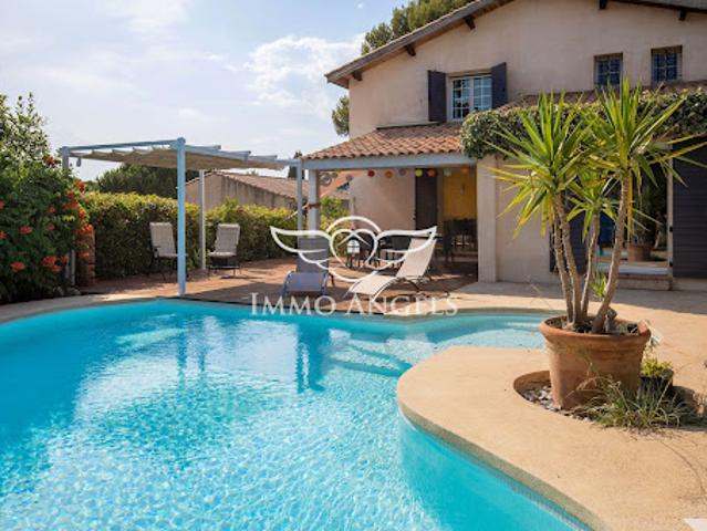 Maison avec piscine et jardin