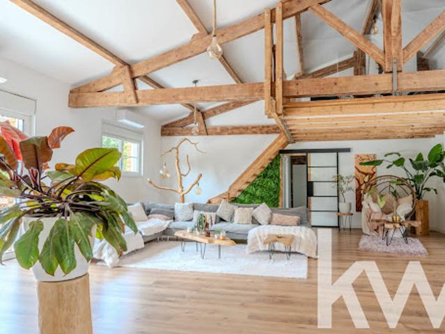 Maison avec piscine et jardin