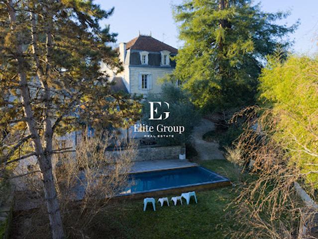 Maison avec piscine et jardin