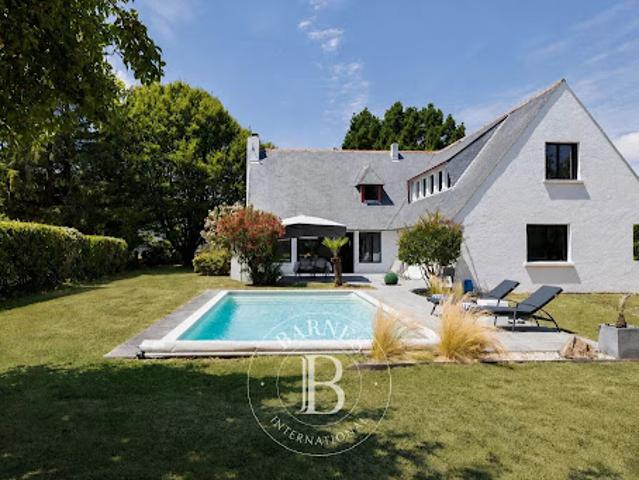 Maison avec piscine et jardin