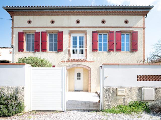 Maison avec piscine et jardin