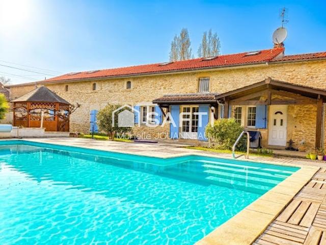 Maison avec piscine et jardin