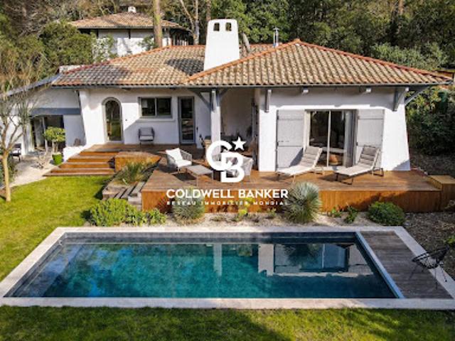 Maison avec piscine et jardin