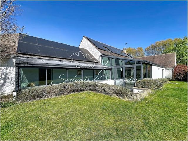 Maison avec piscine et jardin