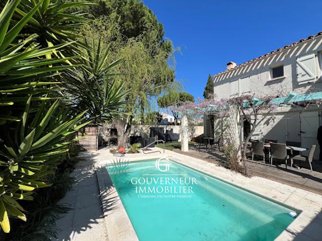 Maison avec piscine et jardin
