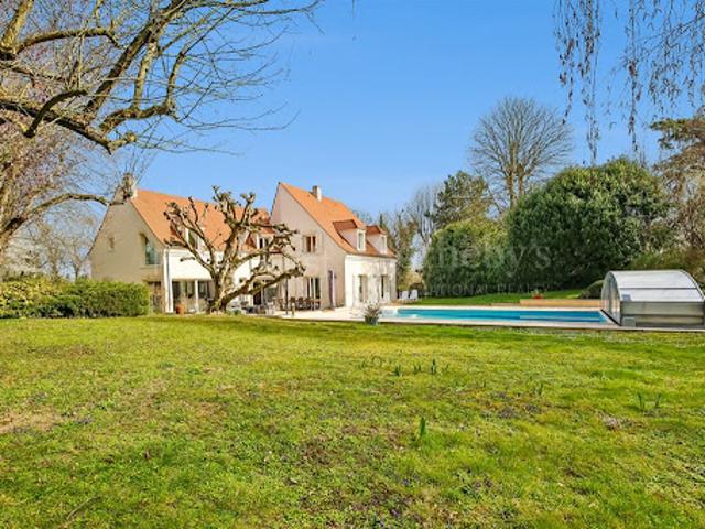 Maison avec piscine et jardin