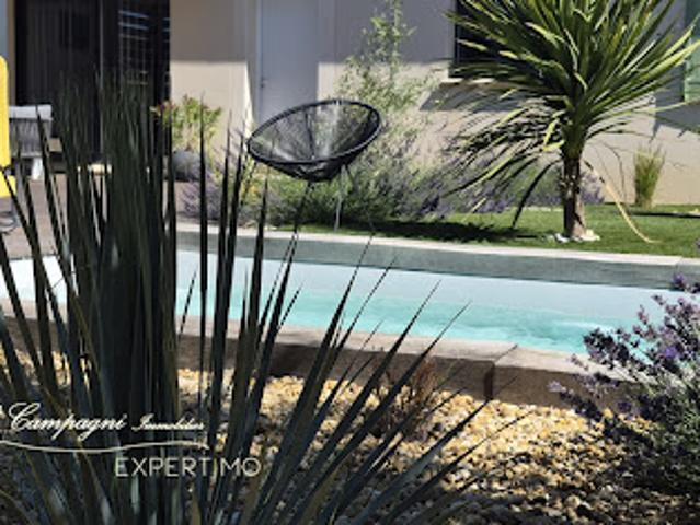 Maison avec piscine et jardin
