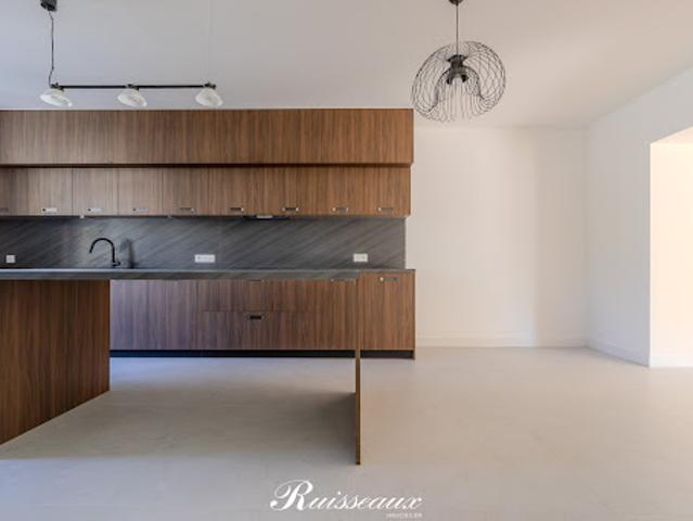 Maison avec piscine et jardin