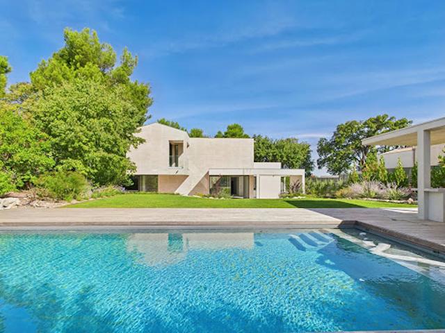 Maison avec piscine et jardin