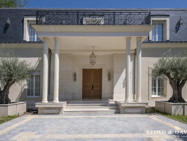 Maison avec piscine et jardin