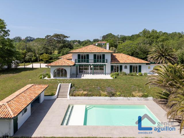 Maison avec piscine et jardin