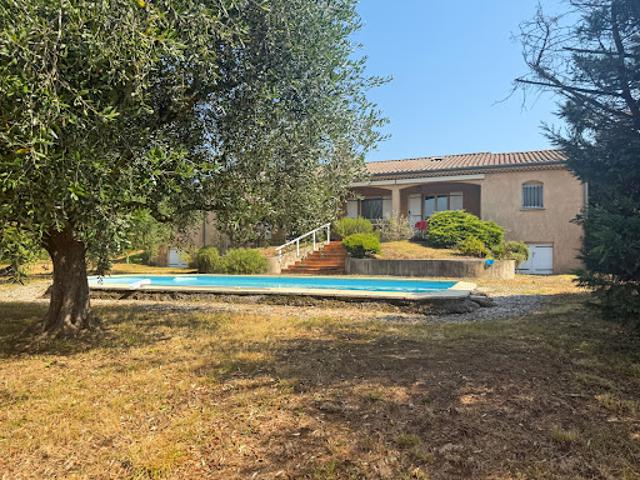 Maison avec piscine et jardin