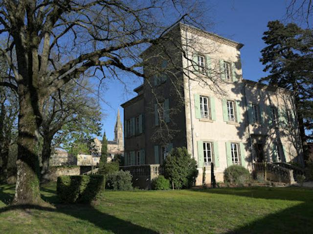 Maison avec piscine et jardin