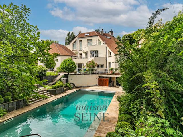Maison avec piscine et jardin