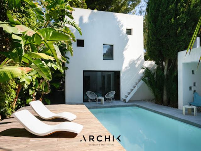 Maison avec piscine et jardin