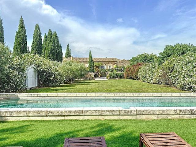 Maison avec piscine et jardin