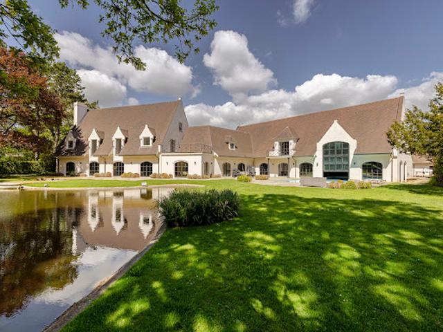 Maison avec piscine et jardin