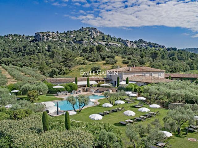 Maison avec piscine et jardin