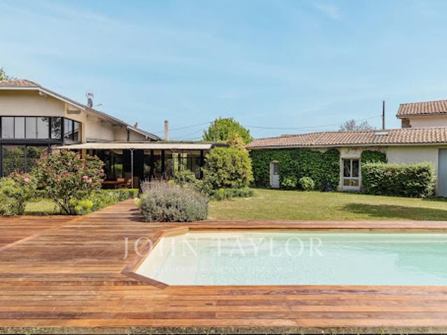 Maison avec piscine et jardin