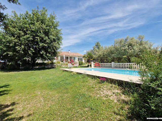 Maison avec piscine et jardin