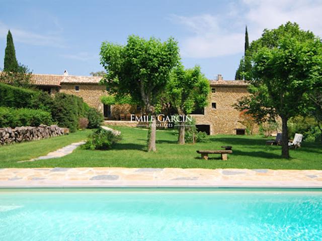 Maison avec piscine et jardin