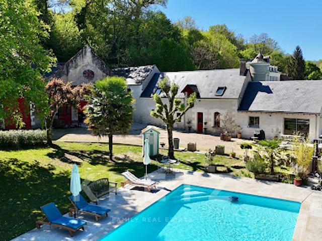 Maison avec piscine et jardin