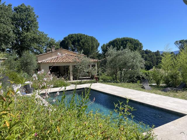 Maison avec piscine et jardin