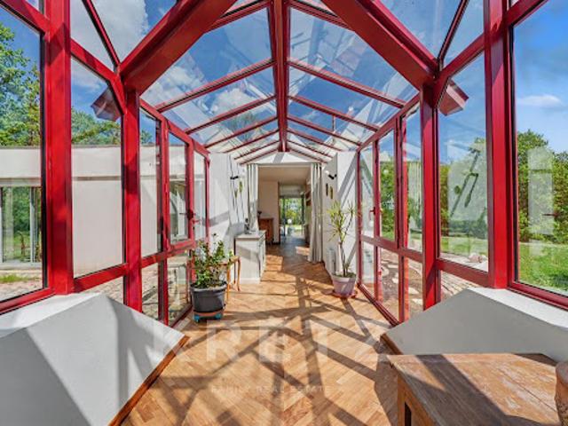 Maison avec piscine et jardin