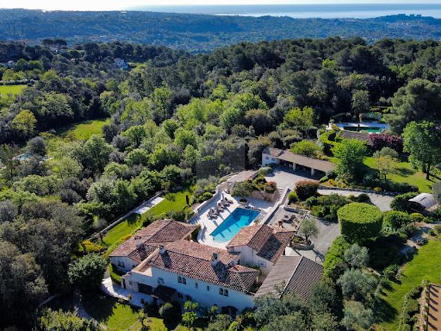 Maison avec piscine et jardin