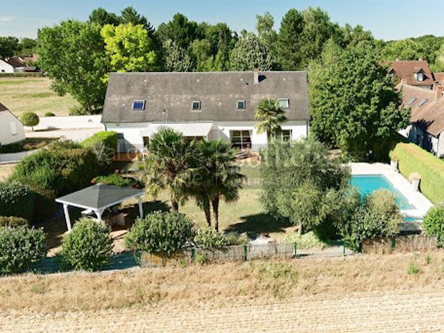 Maison avec piscine et jardin
