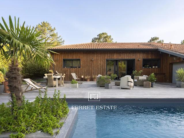 Maison avec piscine et jardin