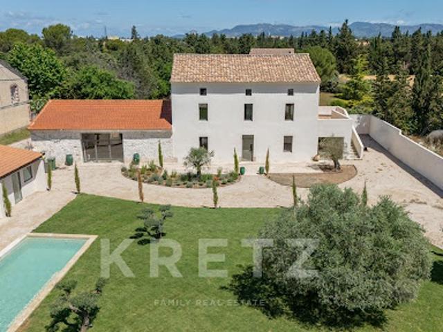 Maison avec piscine et jardin