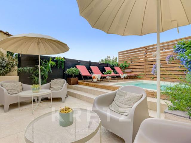 Maison avec piscine et jardin