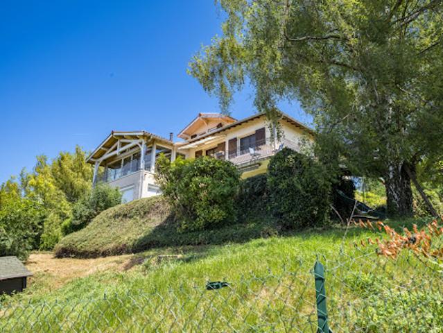 Maison avec piscine et jardin
