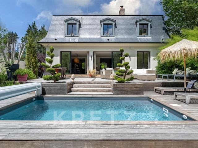 Maison avec piscine et jardin