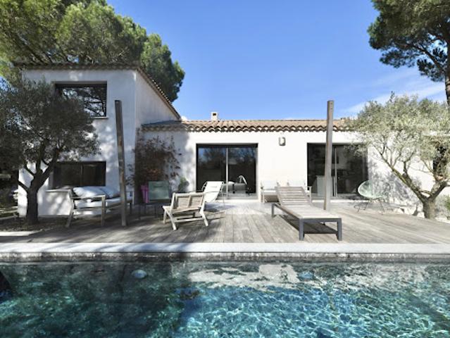 Maison avec piscine et jardin