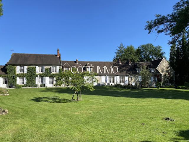 Maison avec piscine et jardin